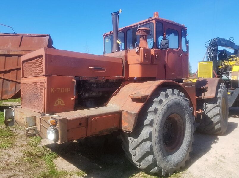 Traktor K701 (Kirovets)